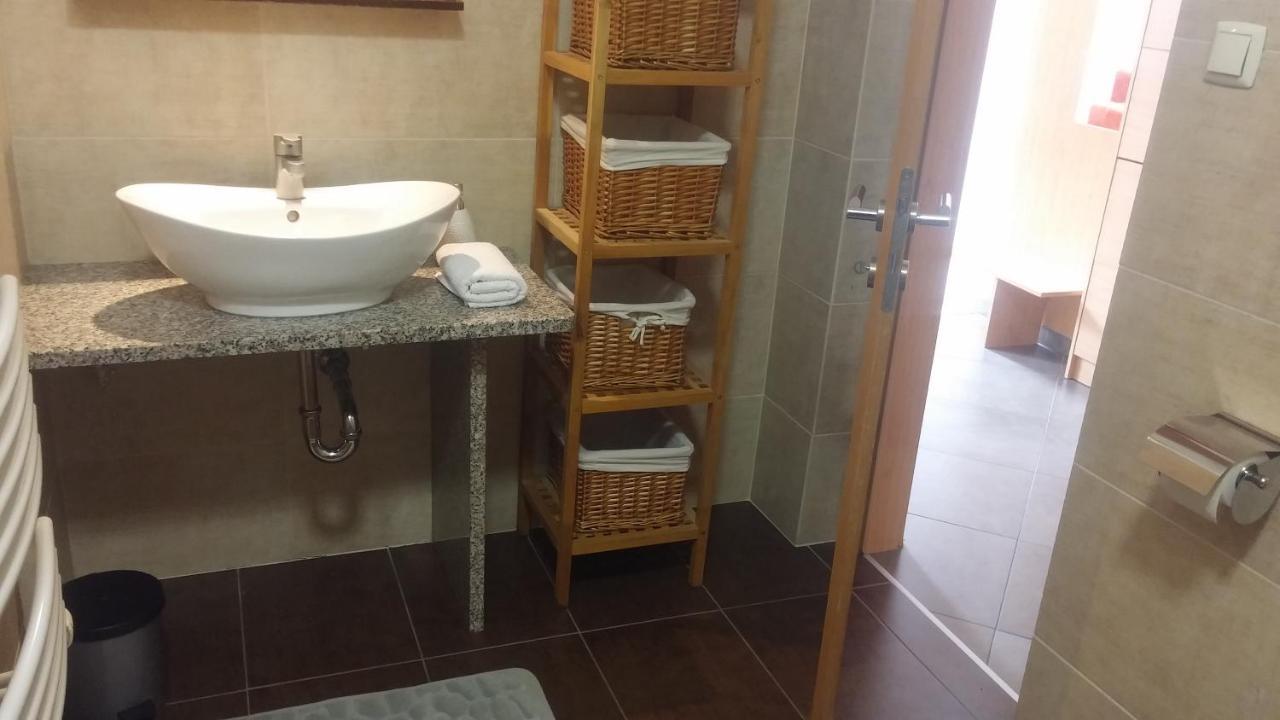 Central Apartman Sopron Exterior foto