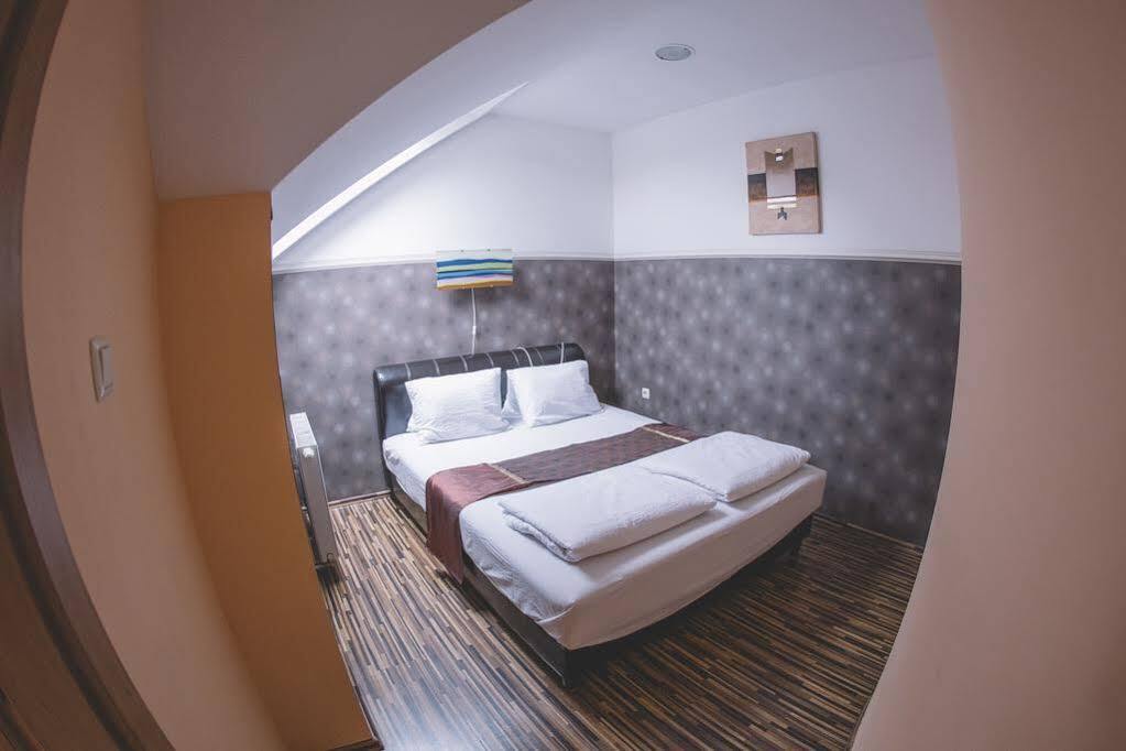 Central Apartman Sopron Exterior foto