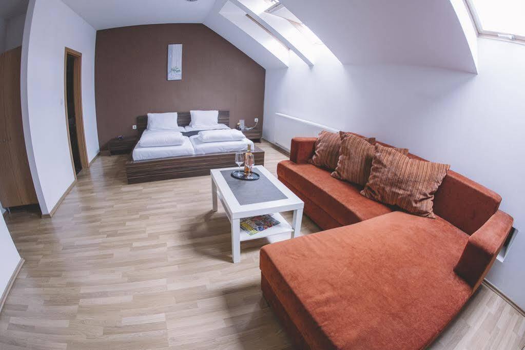 Central Apartman Sopron Exterior foto